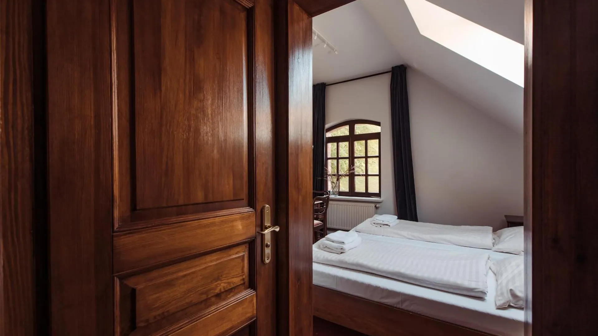 Hotel Tabun Otomin 0*,  Polska